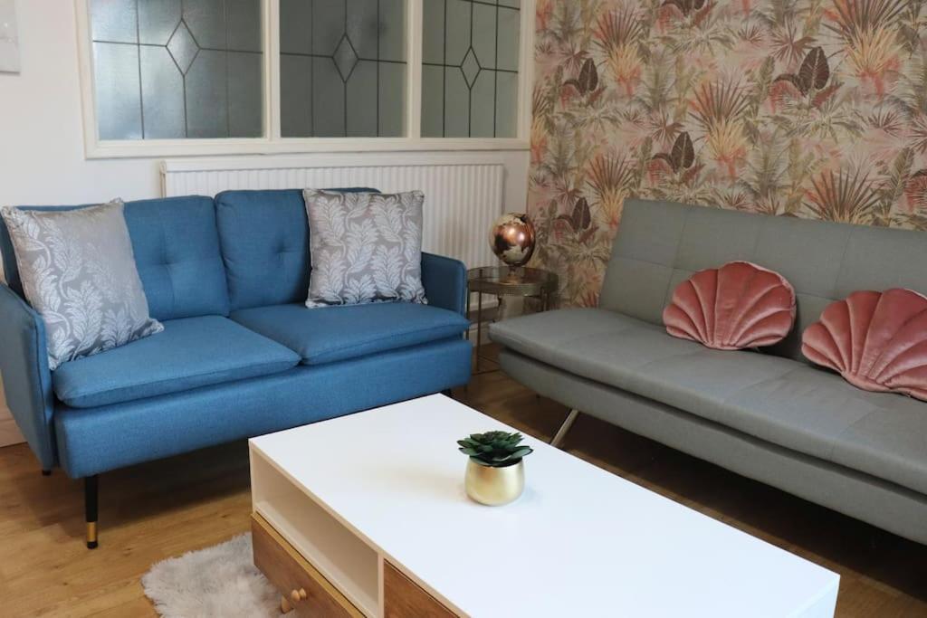 Lovely Staycation With Family Free Parking & Wifi Лидс Экстерьер фото
