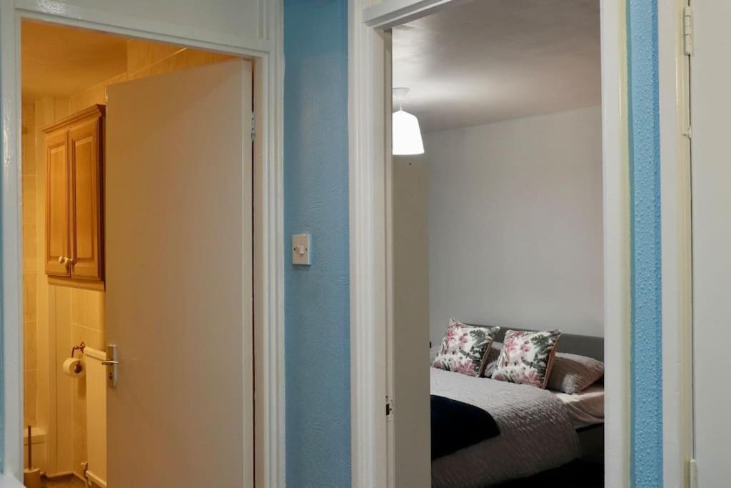 Lovely Staycation With Family Free Parking & Wifi Лидс Экстерьер фото